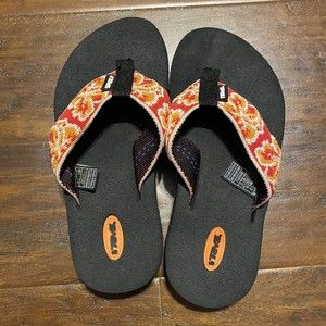 Teva Big Kids Size 5 Mush Flip Flop Sandals Orange Hibiscus Floral Print